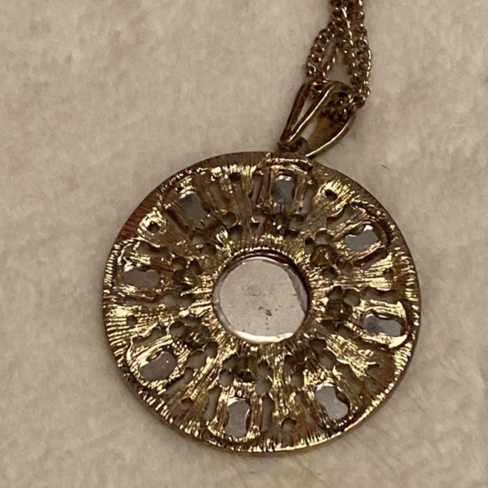 Vintage blush/gold pendant necklace - Picture 3 of 3